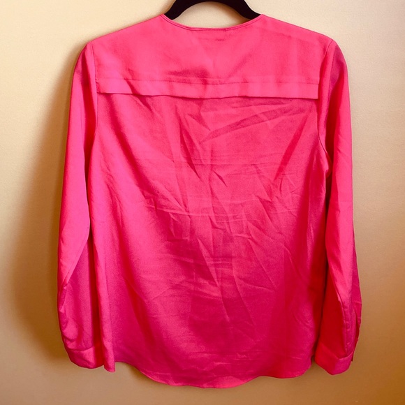 ❌ SOLD ❌ Red long sleeve blouse - Picture 3 of 5